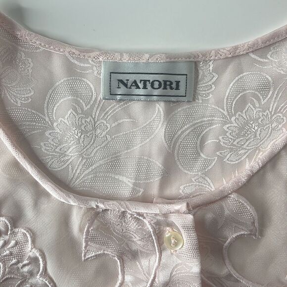 Natori lingerie cover up. Lightweight and silky soft. One size. See measurements - Picture 4 of 4